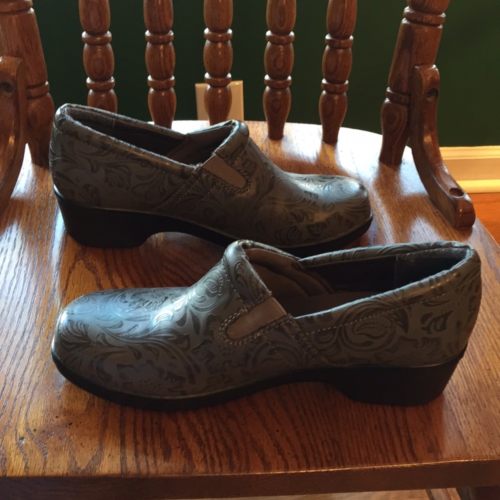 Clogs